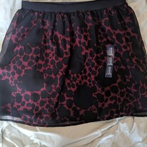 Never worn size small Gap skirt